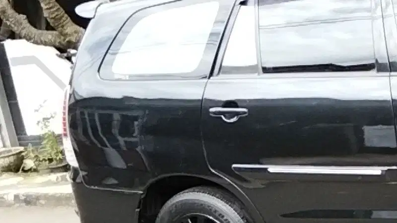 Toyota Kijang Innova 2010 Bensin