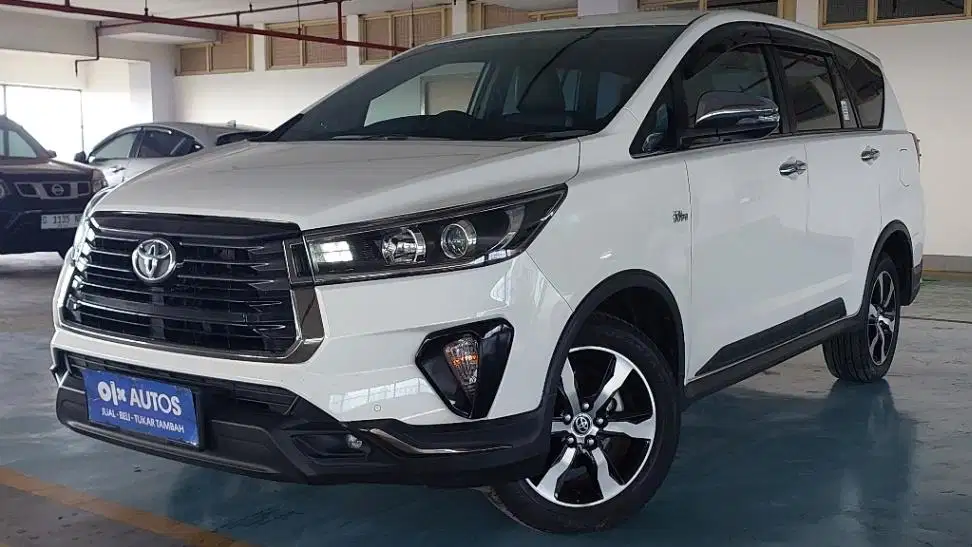 DP Rendah  18JT Toyota Kijang Innova 2.0 Venturer AT 2021 Silver