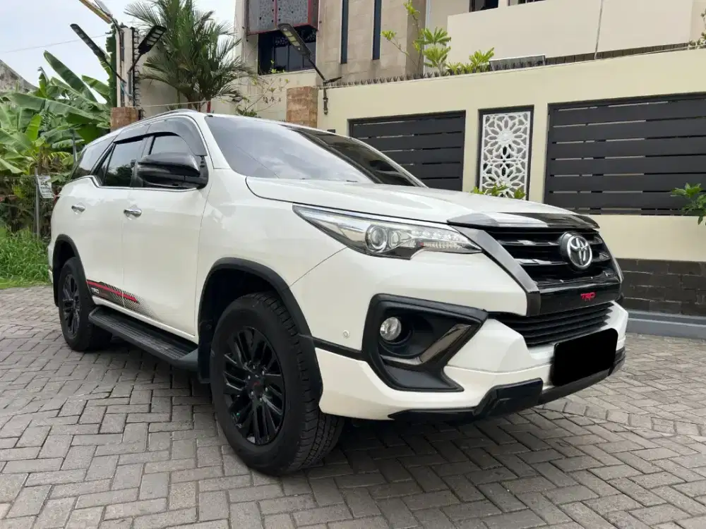 TOYOTA FORTUNER TRD AT 2019