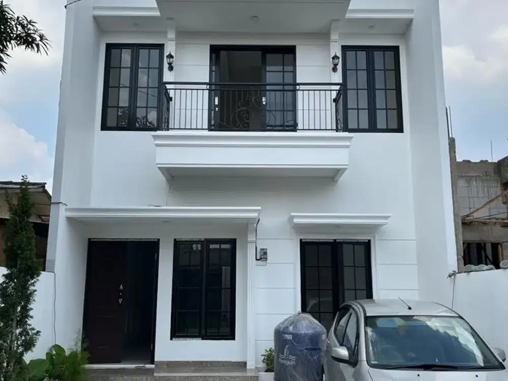 Rumah Mewah gaya Clasik Eropa 2 lantai exit tol Jati asih