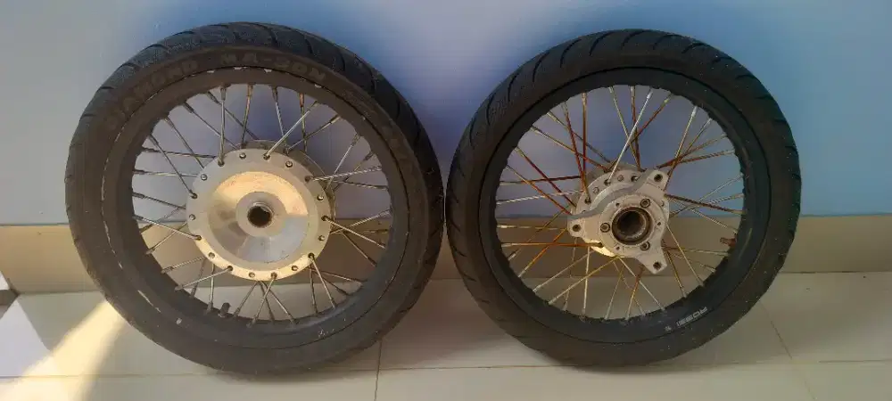 Velg Rossi depan belakang