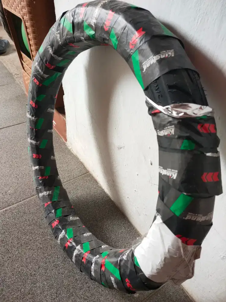 Ban Tubeless merk Kingland