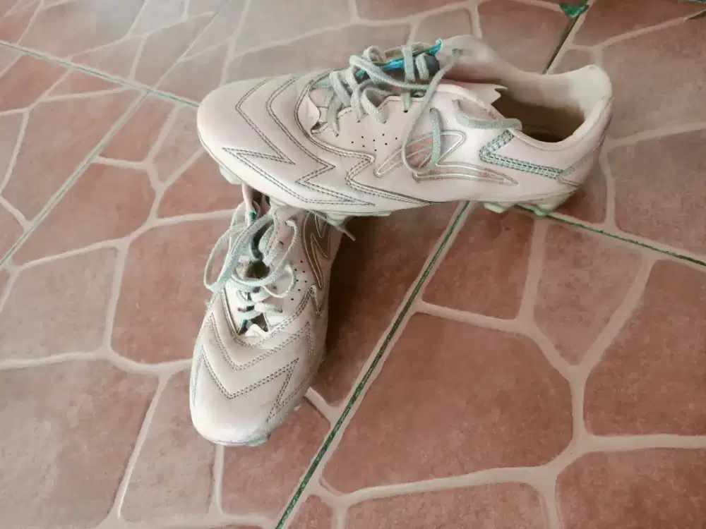 sepatu bola spek bp20