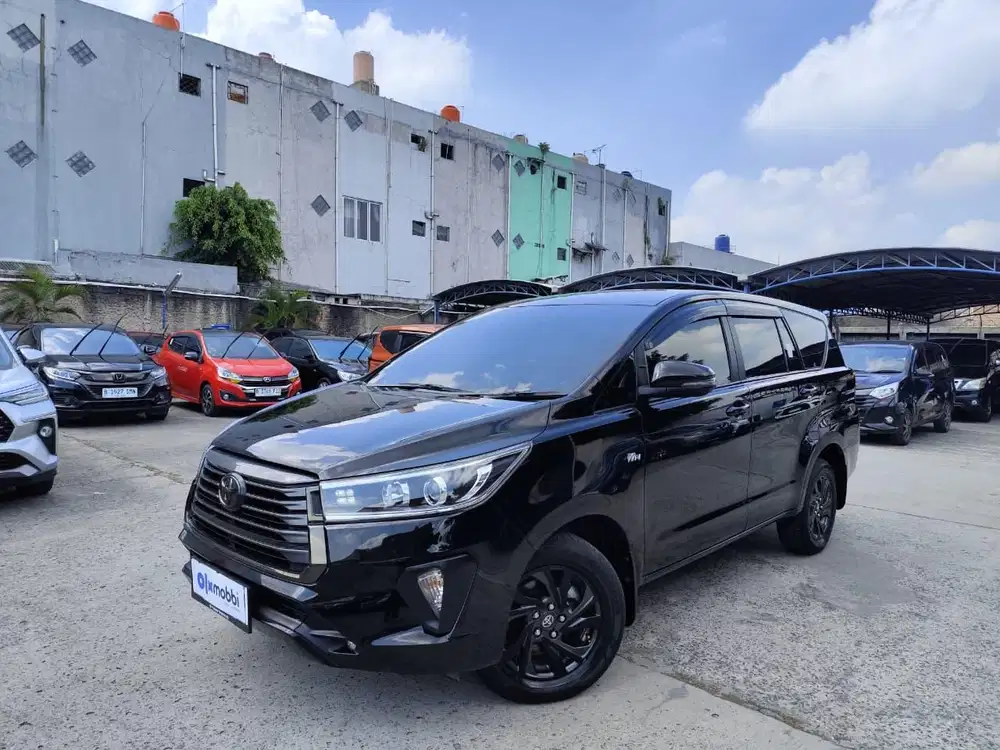 Pajak Panjang - Toyota Kijang Innova 2.0 V Bensin-AT 2022