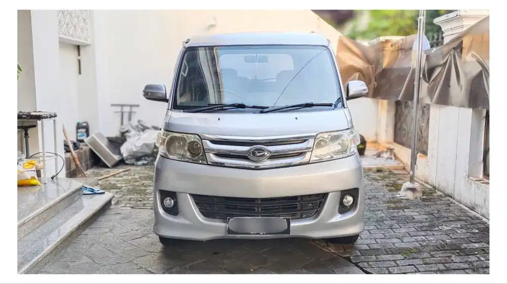 Daihatsu Luxio Silver - Tahun 2012