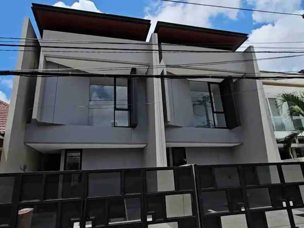 Rumah Modern Mulyosari Surabaya dekat Pakuwon City Mall