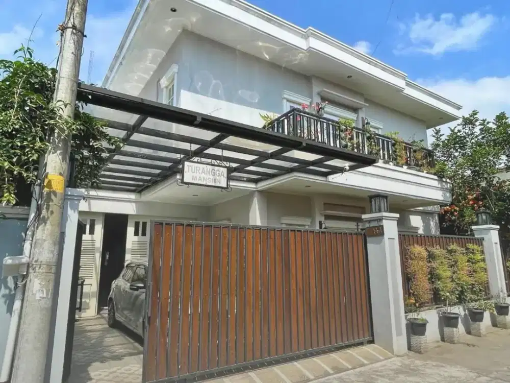 Rumah Kost Jogja Luas Lega Istimewa Semi Furnished area ugm dekat RingRoad Utara bersih terawat