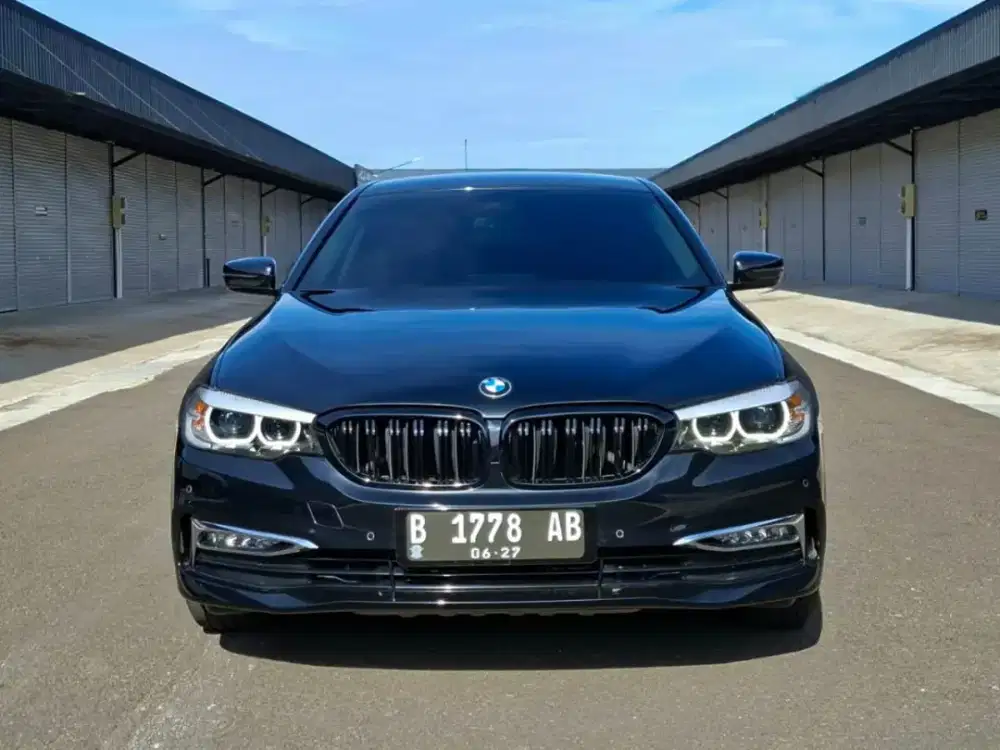 (km 20rb)Bmw 520i Luxury  tahun 2018. Hitam. Perfect cond