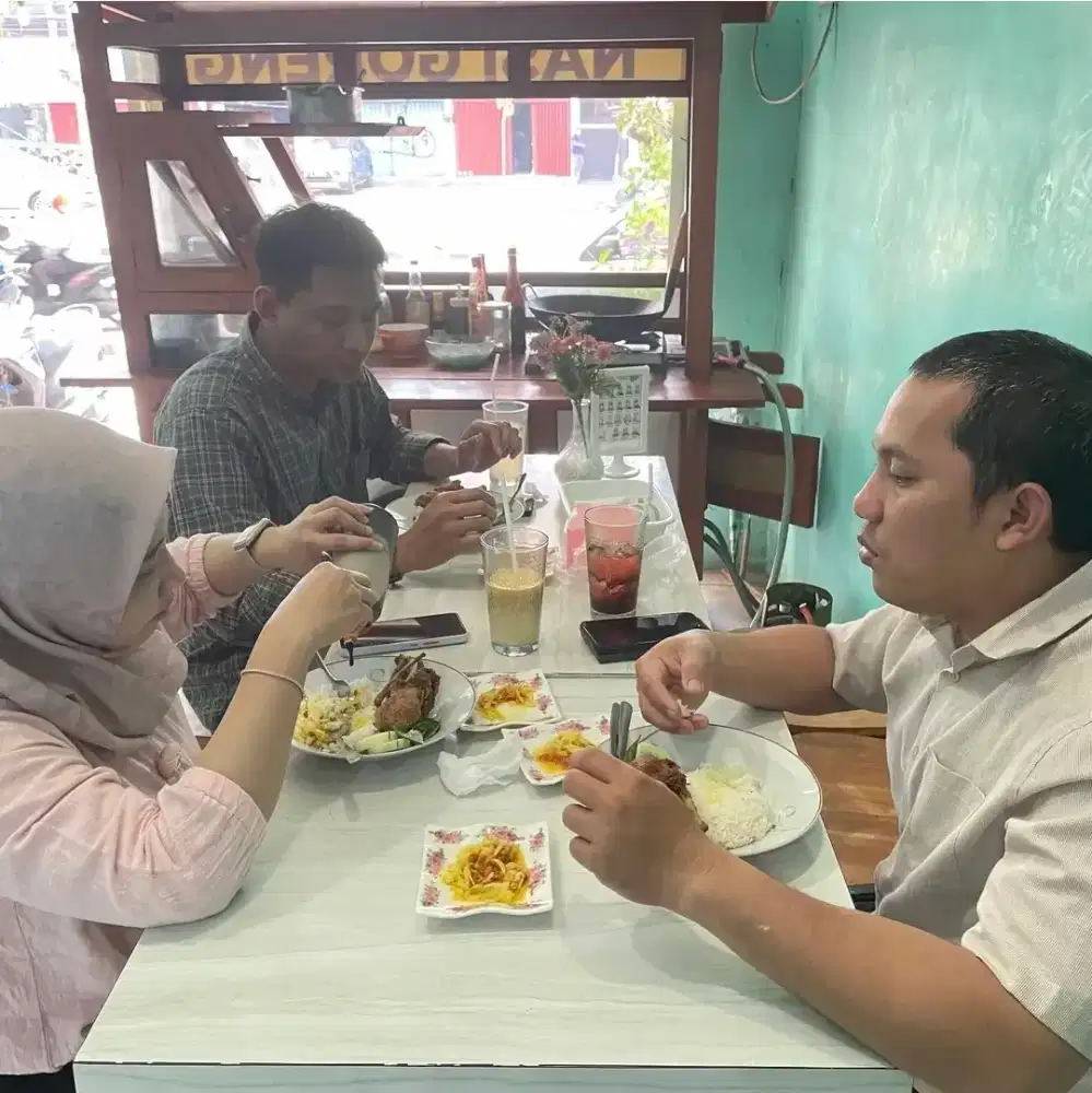 Penjaga Depot Warung Kota surabaya