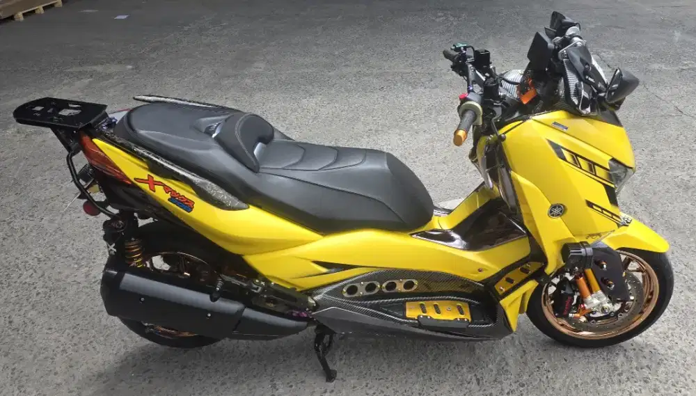Yamaha Xmax full modif