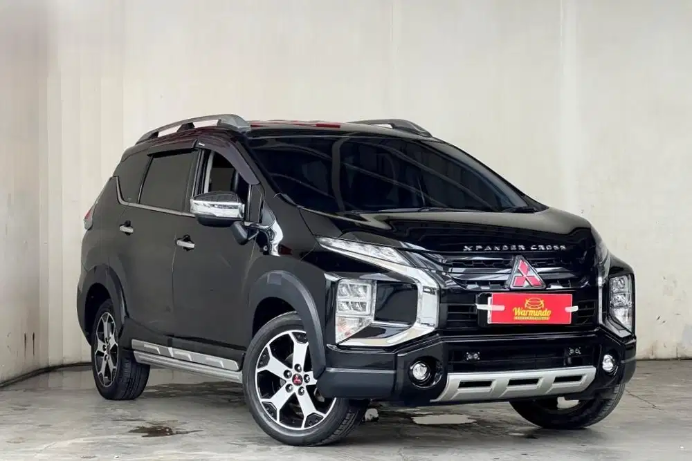 Mitsubishi Xpander Cross Matic AT 2022 hitam DP minim 18 juta