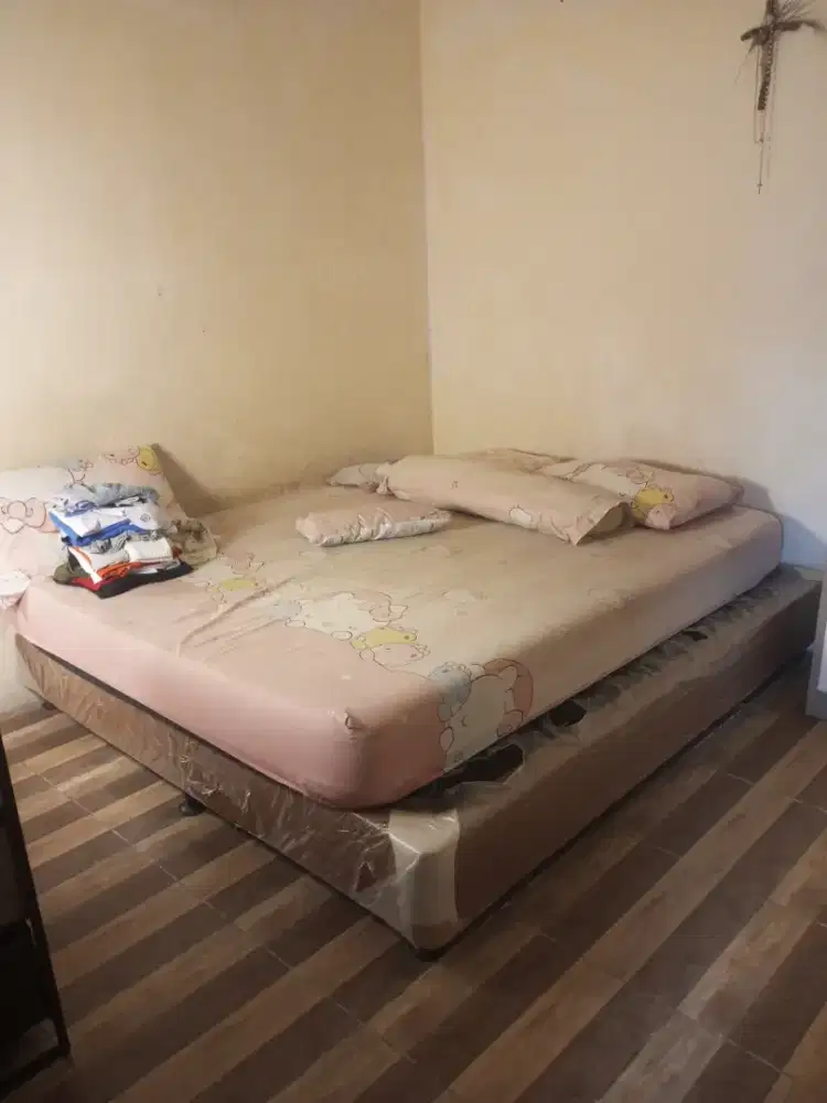 Dipan sringbed coklat 180*200