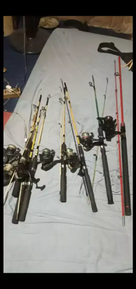 Di jual pancing ikan ,dan udang 7 buah tingal pakai aja murah meriah