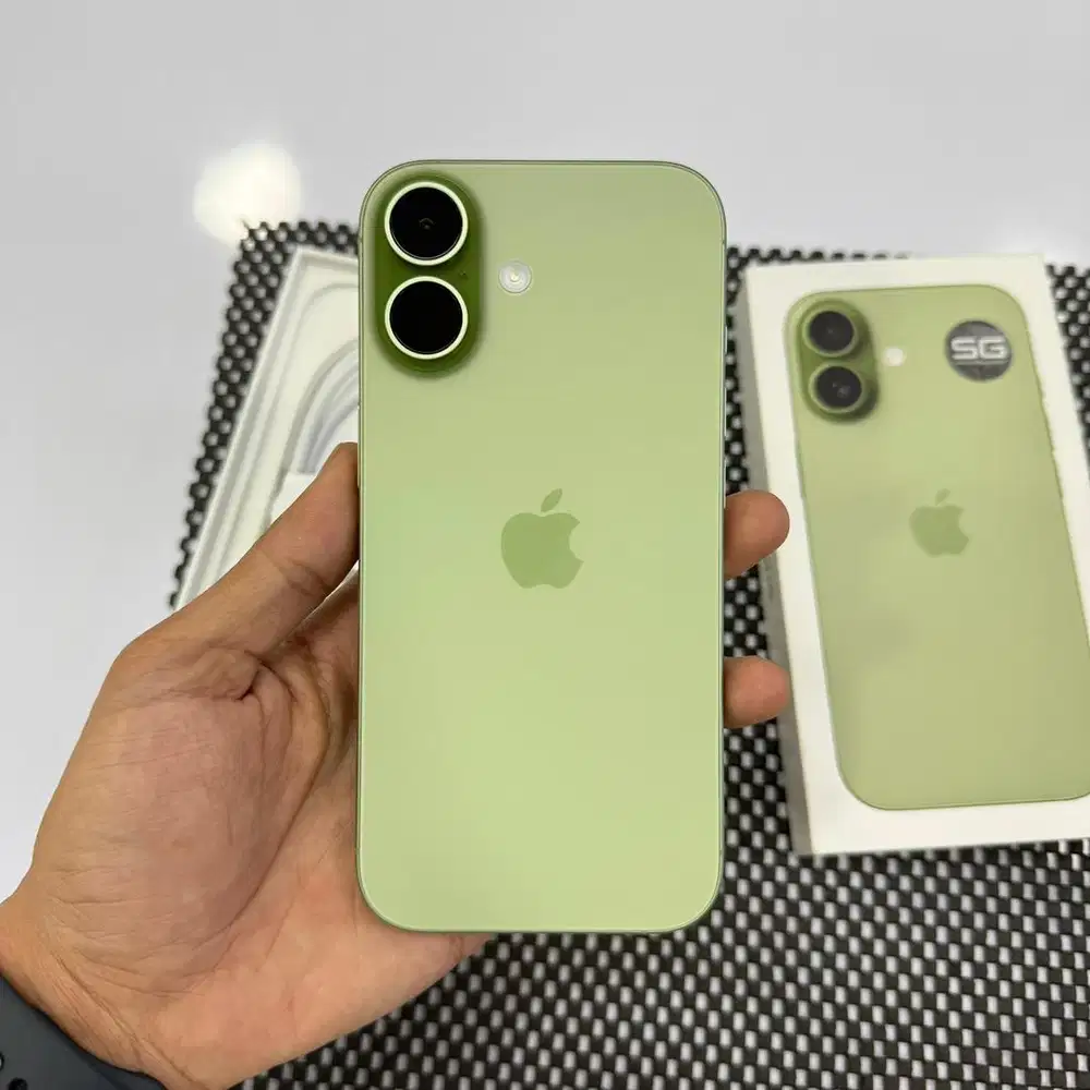 iPhone 17 256GB sage iBox Garansi 11 Bulan Lebih