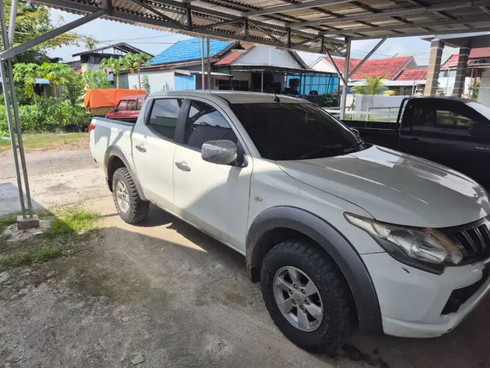 Dijual mitsubishi triton 2017