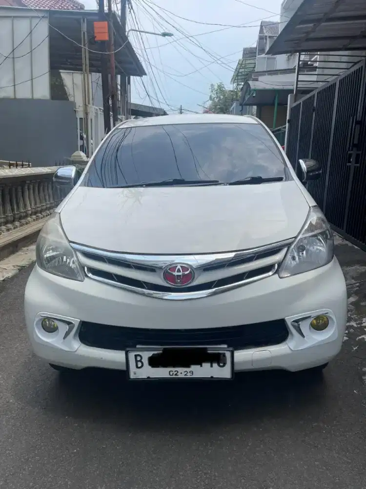 Avanza 1.3 E matic putih dp suka2