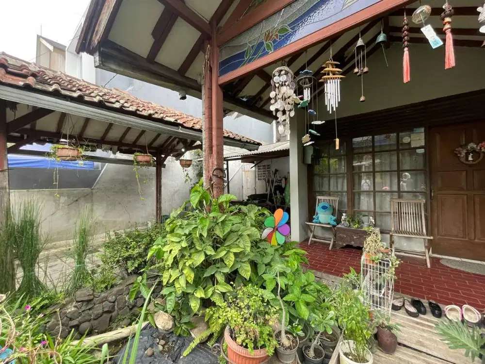 Jual Rumah Hoek  Hitung Tanah di Komplek Arcamanik Bandung