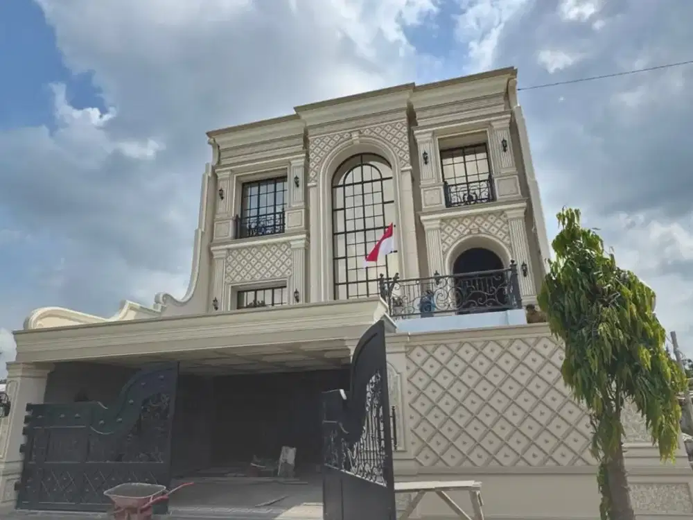 RUMAH MEWAH PUNYA LIFT, SEMI FURNISH + PRIVATE POOL TERJANGKAU KE TUGU JOGJA