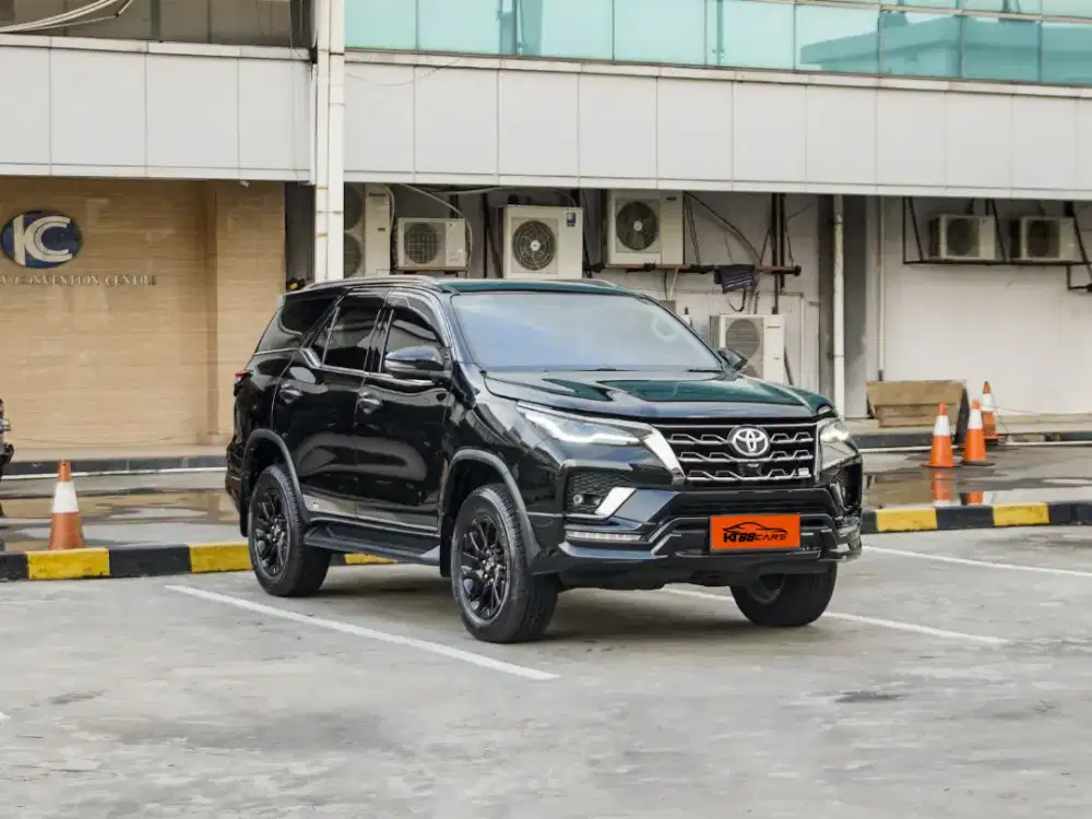 Fortuner 2.8 GR 2022 Hitam, Tdp 30jt