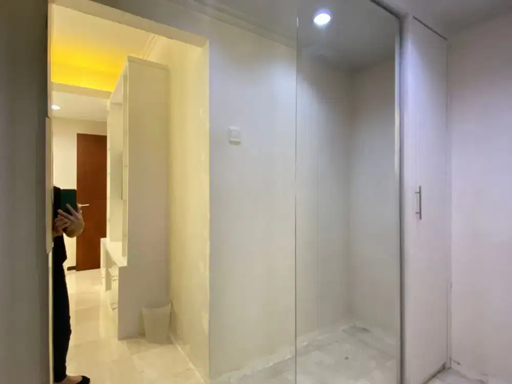 Disewakan Unit Apartemen Royal Mediterania Garden 2BR, Best View