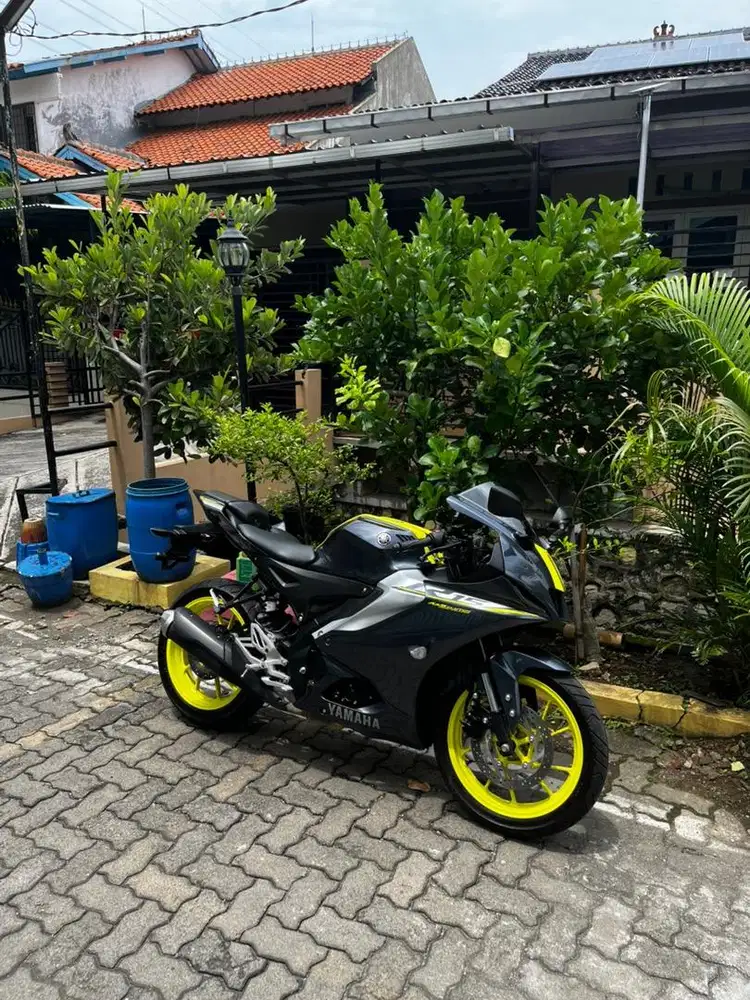 YAMAHA R15 V4 2023 METALLIC GREY ISTIMEWA