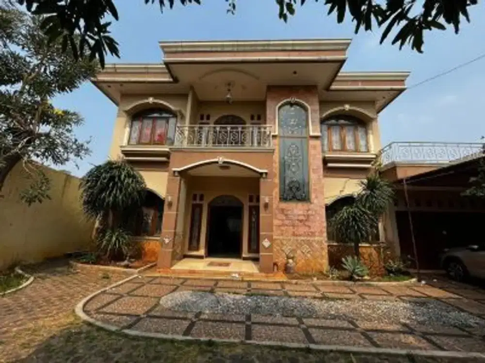 Dijual Rumah Cijantung 2 Lantai, Luas Tanah 720m2, Siap Huni, 7+1 Kamar Tidur, SHM, Bisa KPR Hanya 1km ke Tol Jor Jakarta Timur