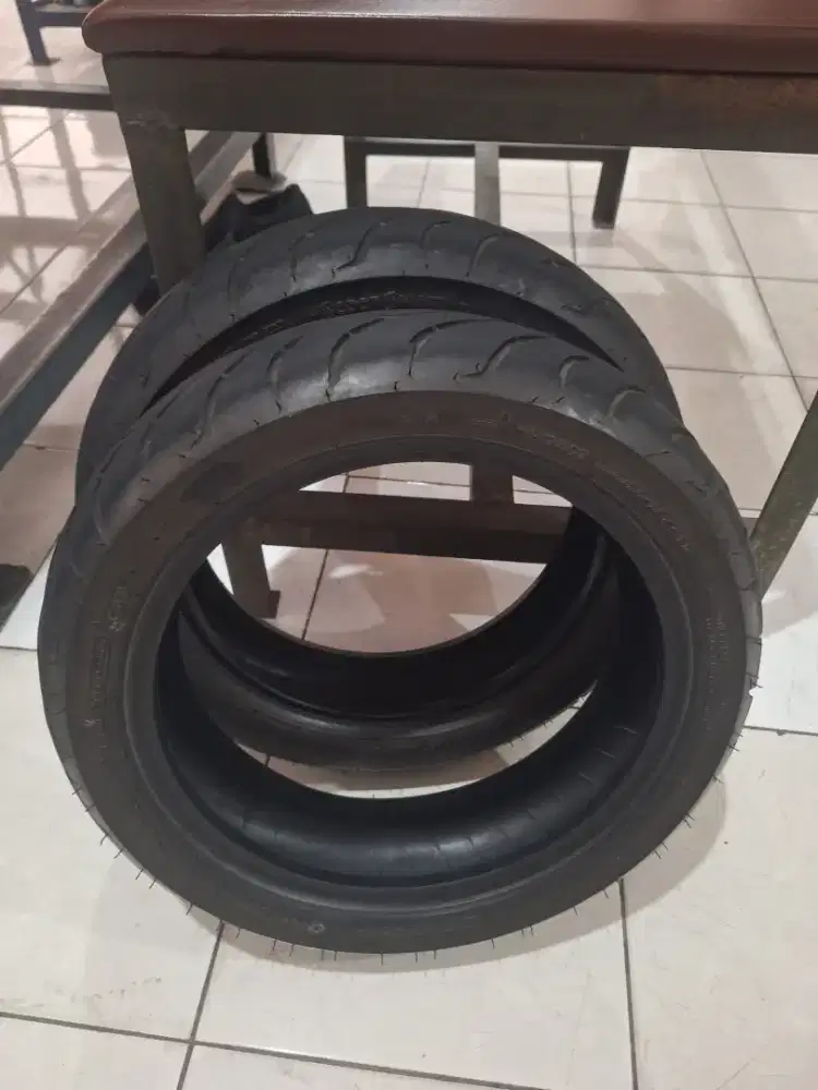 Dijual ban bekas fazzio r12 ukuran 110/70 depan & belakang layak pakai