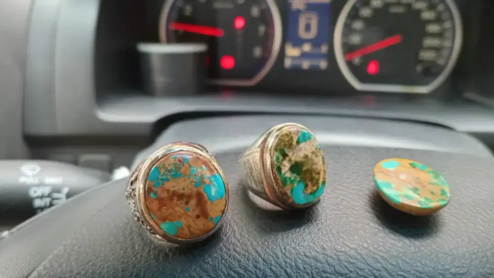 Pirus persia urat emas