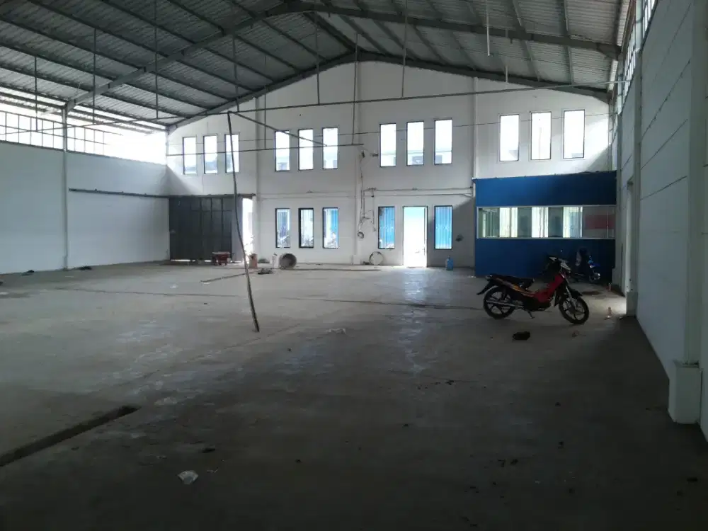 Dijual gudang LT/LB : 840/550m2 Jl. Cibolerang