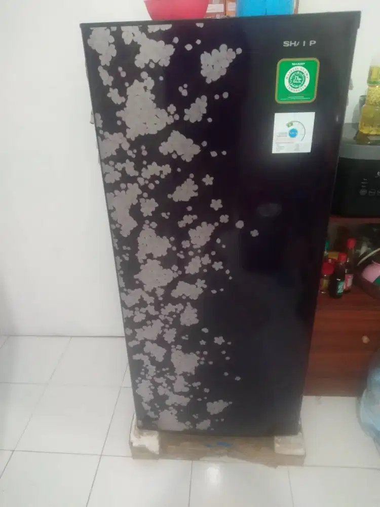 Dijual kulkas satu pintu merk sharp
