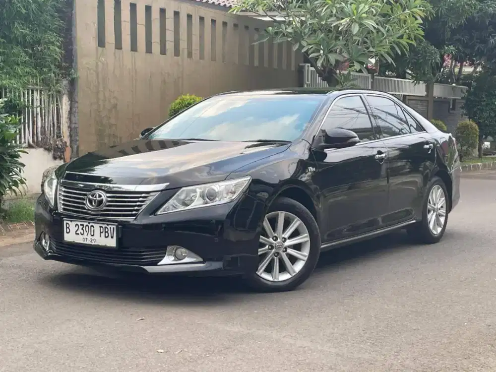 Toyota Camry V 2.5 AT 2013 Hitam
