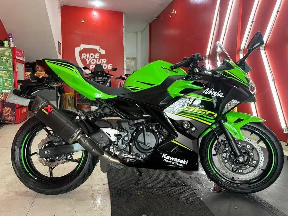 Kawasaki NEW Ninja 250 SE KRT 2018 KM 3XXX LOW KM AKRAPOVIC
