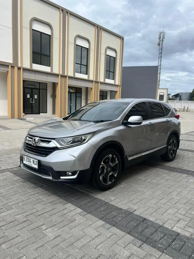 MULUS TERAWAT LIKE NEW ! Honda CRV 1.5 TURBO AT 2018 Silver