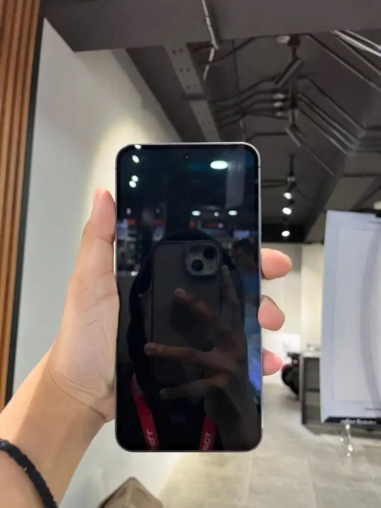 s24 fe second like new