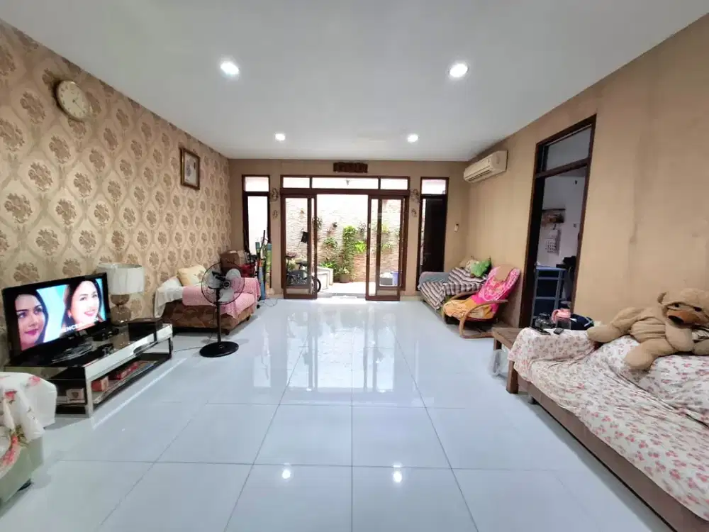 Rumah Pelangi Jingga, Kelapa Gading