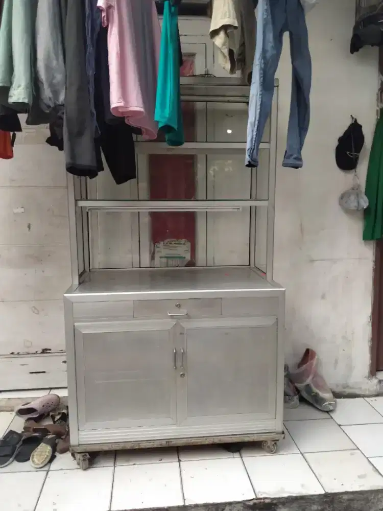 Panjang 1 meter tinggi 2 meter kurang lebih