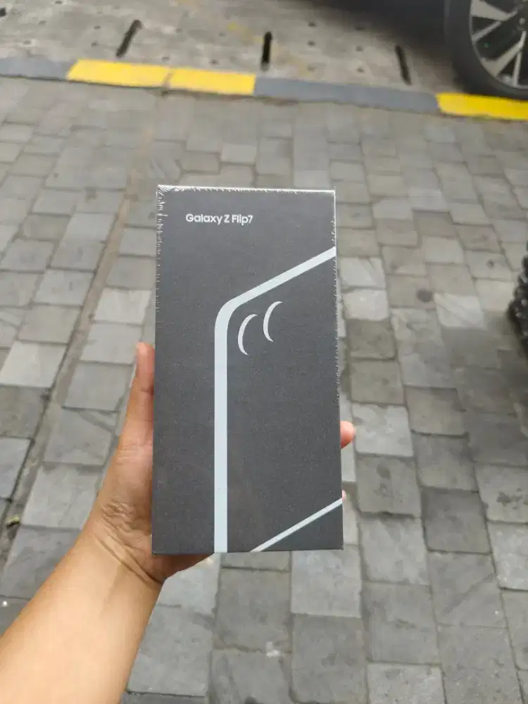 New samsung z fkip 7 12/512 garansi resmi sein