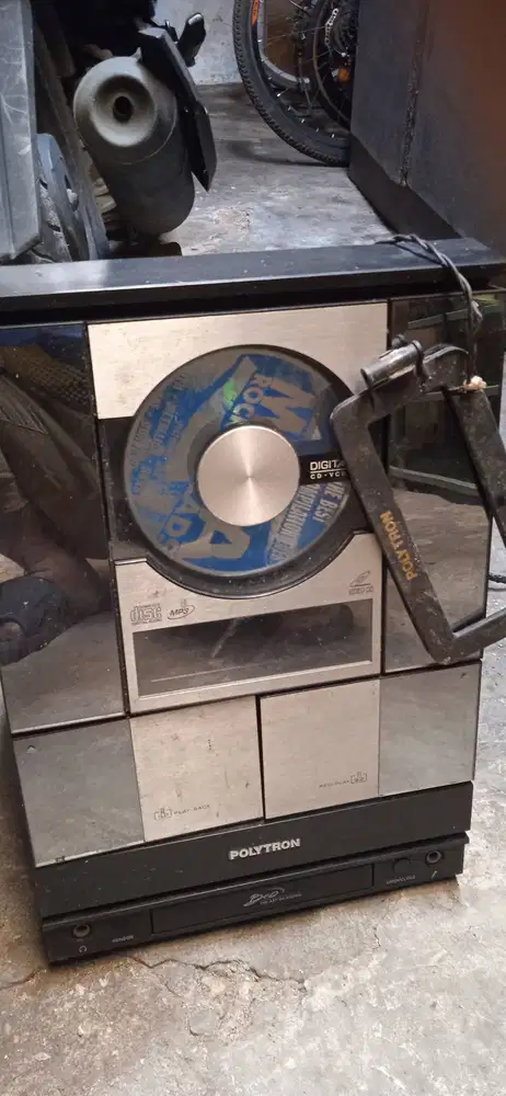 Dijual cd merk polytron jadul