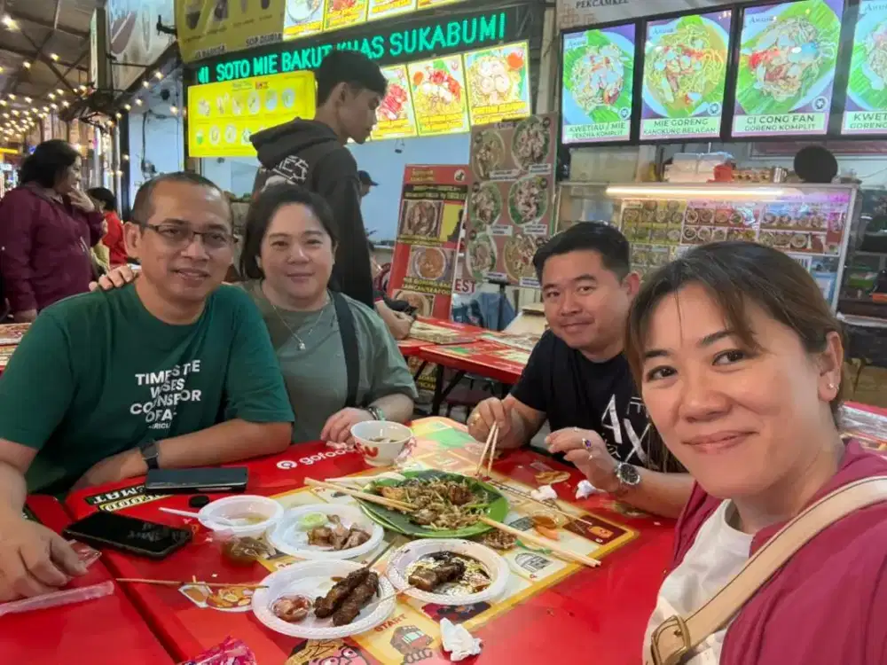 Karyawan Warung Makan