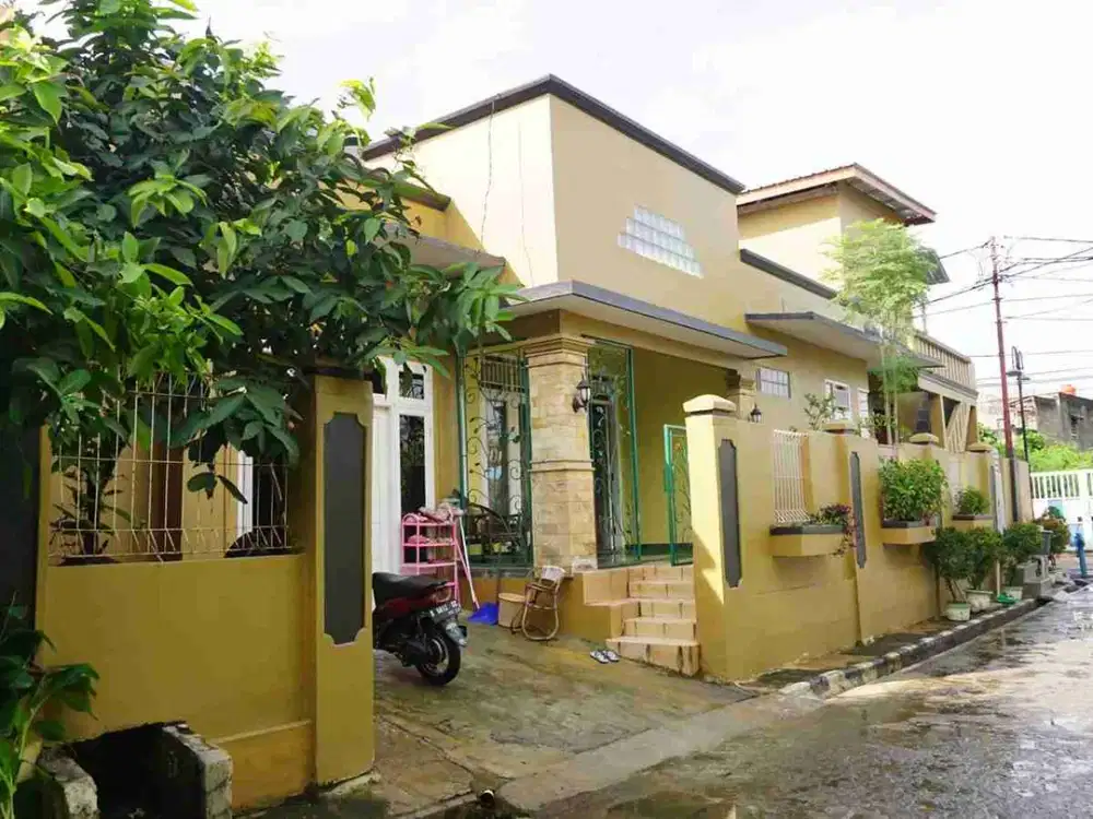 Rumah hook 2 lantai plus kost di kampung rambutan