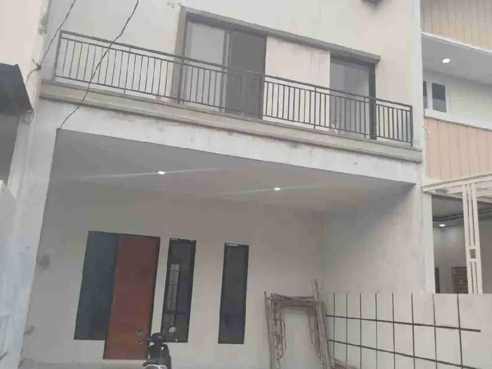 Rumah 2 lantai dalam komplek tinggal finishing di limo dekat tol