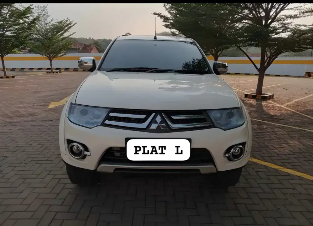 Jual Pajero A/T 2015 , SETOK TERBATAS KILOMETER RENDAH 20RIBUAN