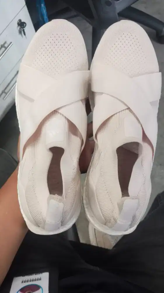 Ultraboost slip on DNA