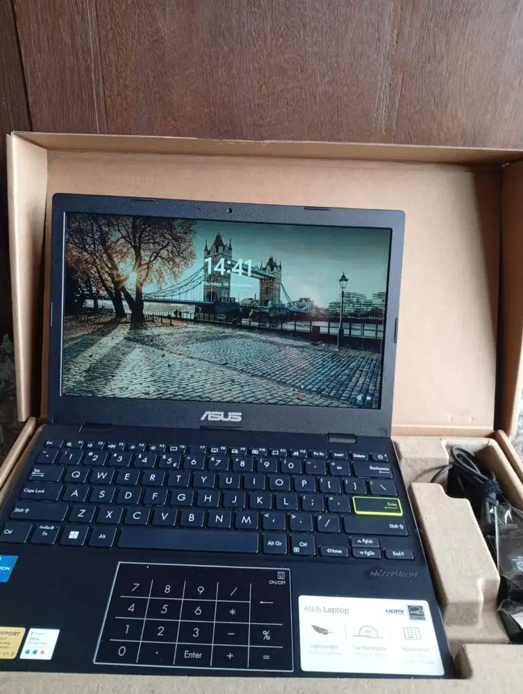 LAPTOP ASUS E210KA RAM 8 GB WIN 11 FREE OHS 11,6 INCH BLUE