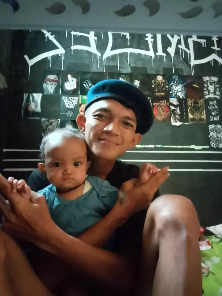 Cari lowongan kerja sekitaran sini, gass apa ajalah yang penting cuan