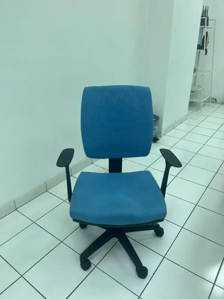 Dijual kursi kantor chairman