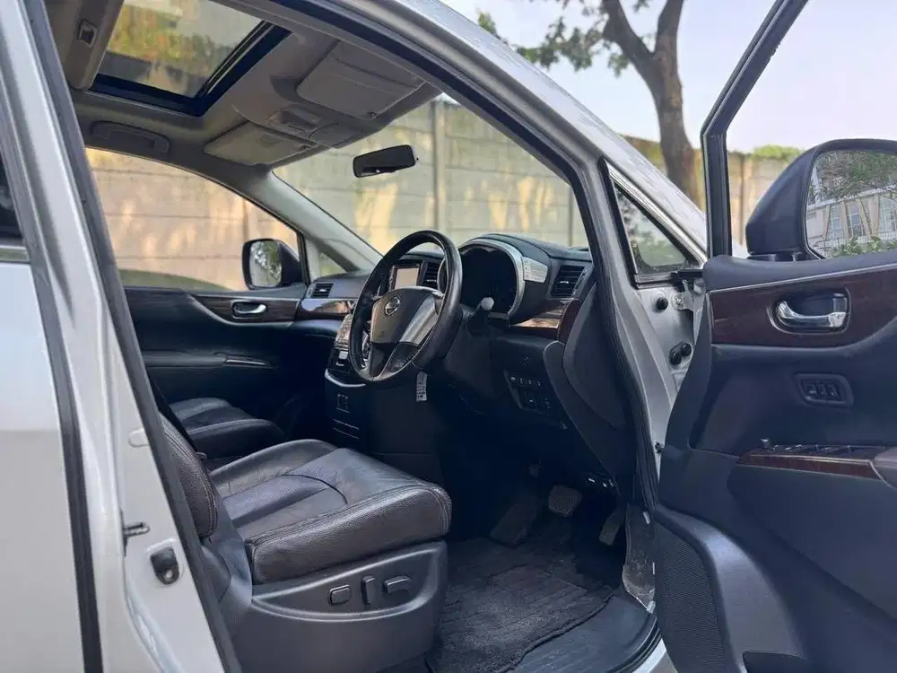 TERMURAH!!ELGRAND 3.5 HWS AT 2011