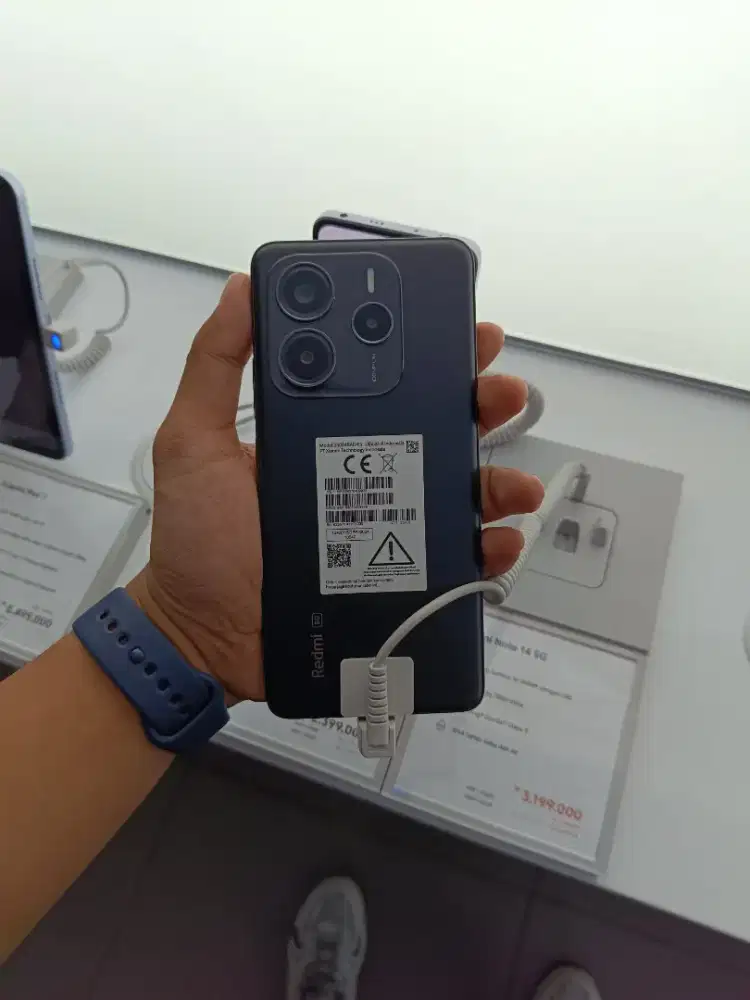 Redmi note 14 5g free buds 6 play