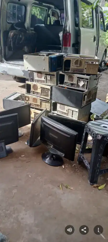 Dibeli barang elektronik perangkat komputer dan laptop segala kondisi