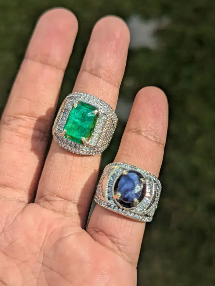 Batu permata zamrud dan blue saphire